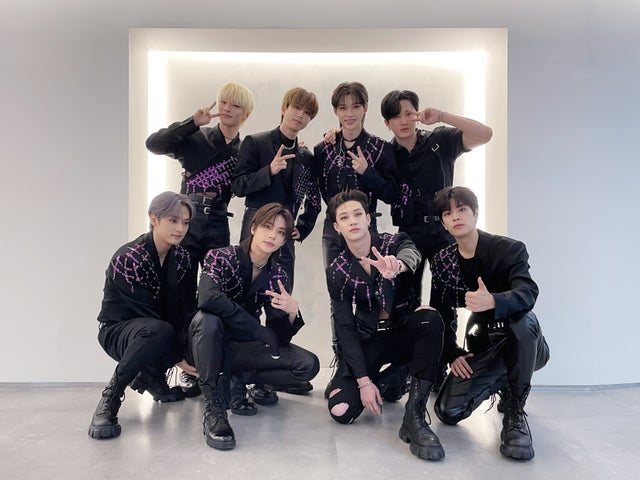 STRAY KIDS